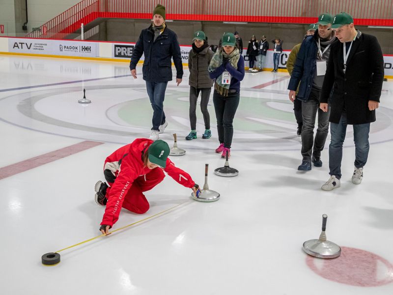 Ice Stock - indoor teambuilding